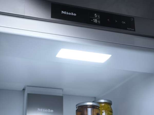 Miele KFN 7734 C  Für optimales Einlagern dank DynaCool, komfortabler LED Beleuchtung und NoFrost.